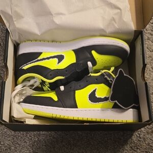 Nike Air Jordan 1 Low SE GS 'Big Cat Energy